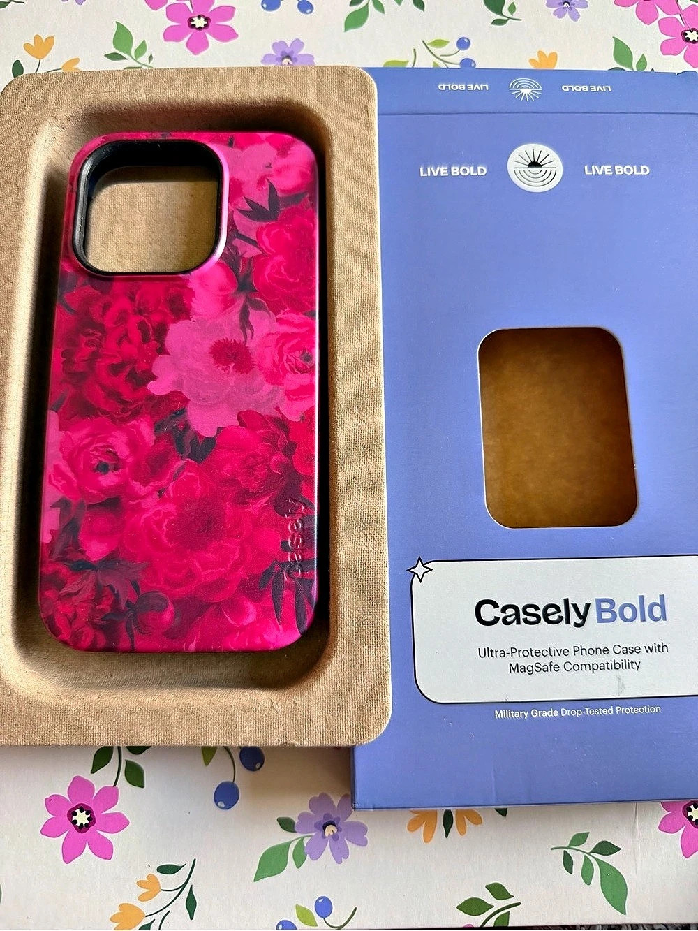 Casely iPhone 15 pro Bold + MagSafe Case Floral Pink NWT